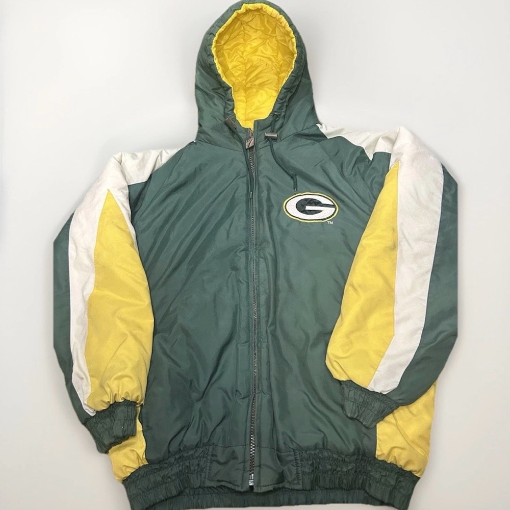 Size Medium- Men’s Green Bay Packers LOGO 7 Vintage 1990s Puffer full zip NFL